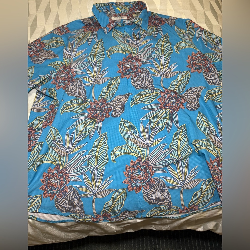 Tommy Bahama Blue and Red Casual Button Down Shirt